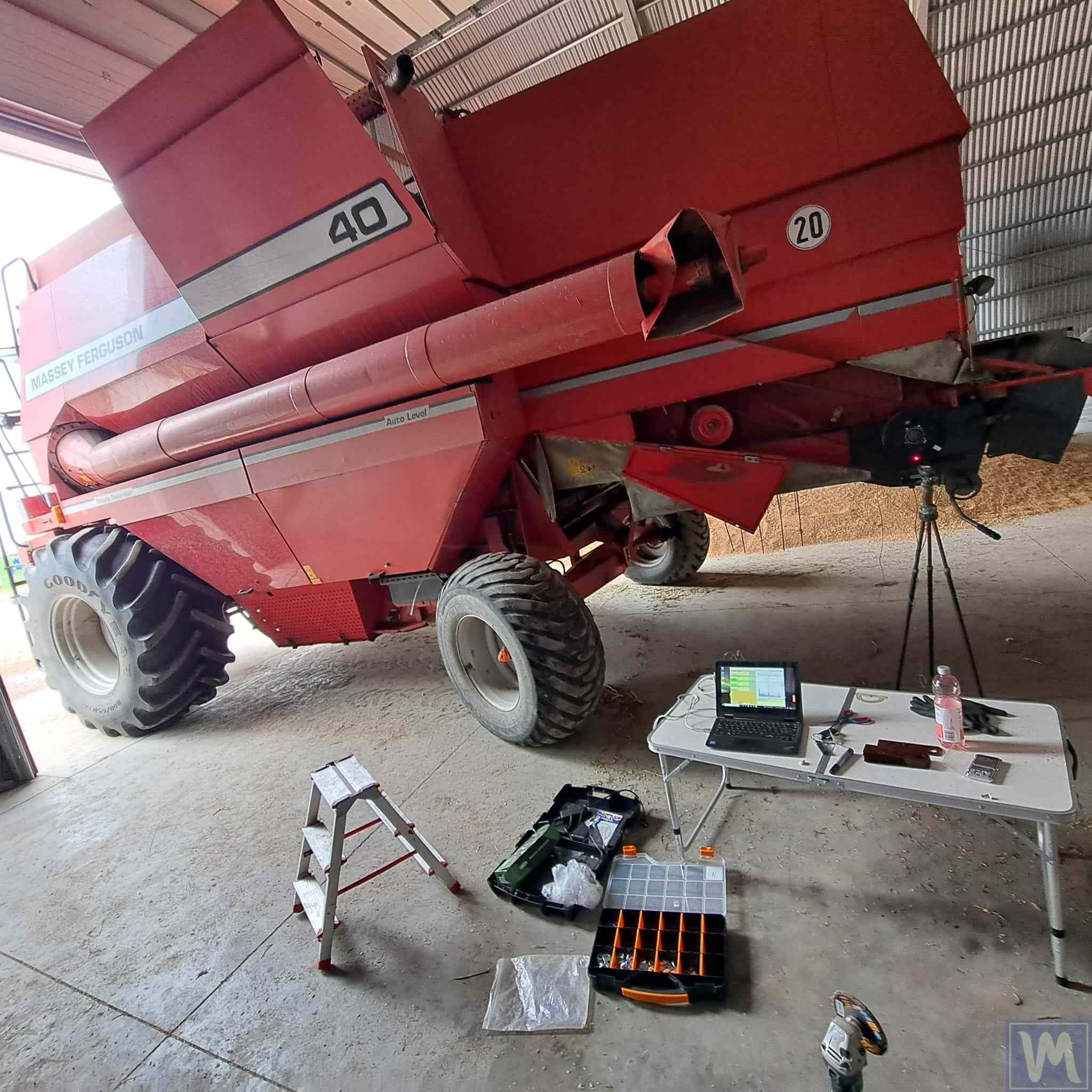 Equilibrado in situ del rotor de una cosechadora Massey Ferguson con equipos Vibromera